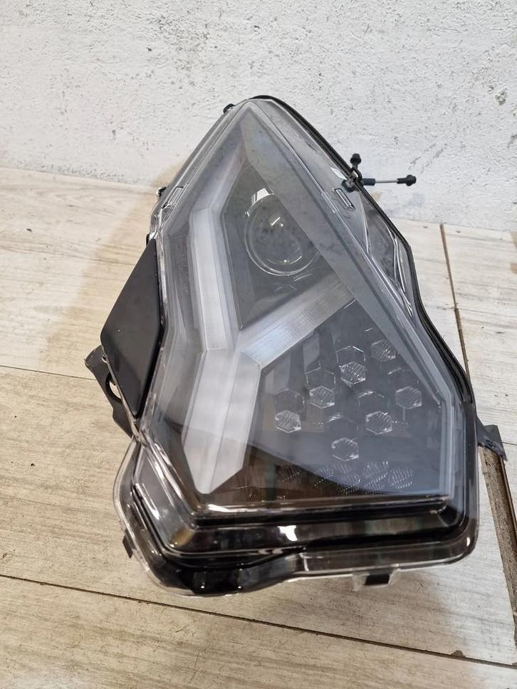Lamborghini Aventador rechter voorlamp 471941004N compleet, Autos : Pièces & Accessoires, Éclairage, Envoi