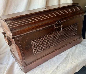 Spectaculair Victoriano-koffer Vampiermoordenaar Taxidermie
