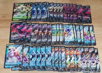 Pokémon - 150 Bulk kaarten - V RR - Sword & Shield, Hobby en Vrije tijd, Nieuw
