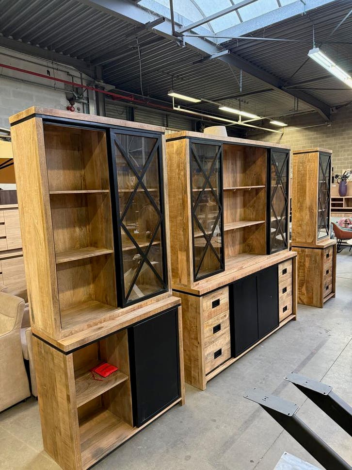 Novelle vitrine, mangohout (nieuw, A-keuze), Maison & Meubles, Armoires | Vitrines