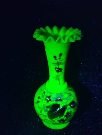 Harrach - Vase - Ouraline - verre bohème victorien, Antiek en Kunst