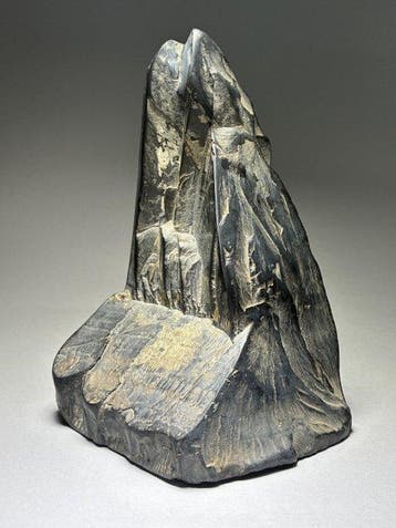 Natuurlijke suiseki () — Nachiguro-ishi (),, Antiek en Kunst