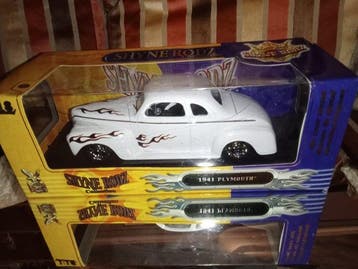 Custom: Shyne Rodz 1:18 - Modelauto - 1941 Plymouth