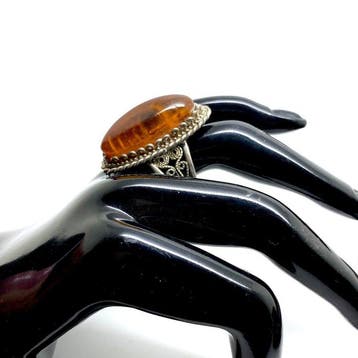 Oude ring met natuurlijk Baltisch amber 8,0 g - Barnsteen -, Nieuw