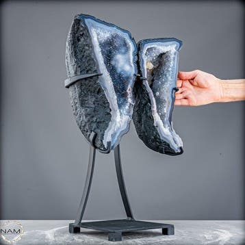 Achat-vleugels met calciet en chalcedoon – Een meesterwerk