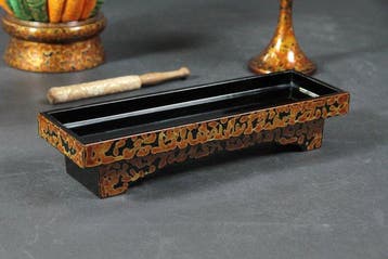 Ensemble dautel bouddhiste en laque Tsugaru Kara-nuri -