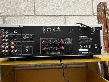 Yamaha - RN-602 Network Solid state stereo receiver, Nieuw