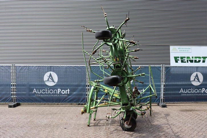 Veiling: Hooischudder Krone KW8.80/8 2004, Articles professionnels, Agriculture | Outils, Enlèvement