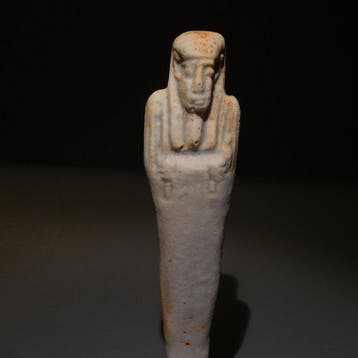 Oud-Egyptisch Faience Shabti. 10 cm hoog. 30e Dynastie, 378