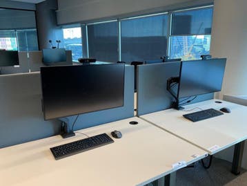 Online veiling: Lenovo ThinkVision monitor met Neomounts, Nieuw