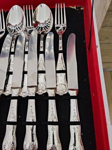 Ménagère pour 12 personnes - Plaqué(e) argent - Fabriqué en