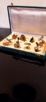 Porte couteau (12) - animaux différents - Laiton doré -