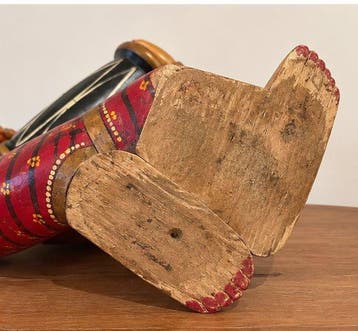Sculpture en bois peinte dun musicien indien - Bois - Inde