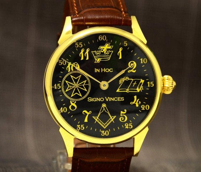 Roman Miller watch - Masonic In Hoc Signo Vinces - Homme -, Collections, Objets militaires | Général