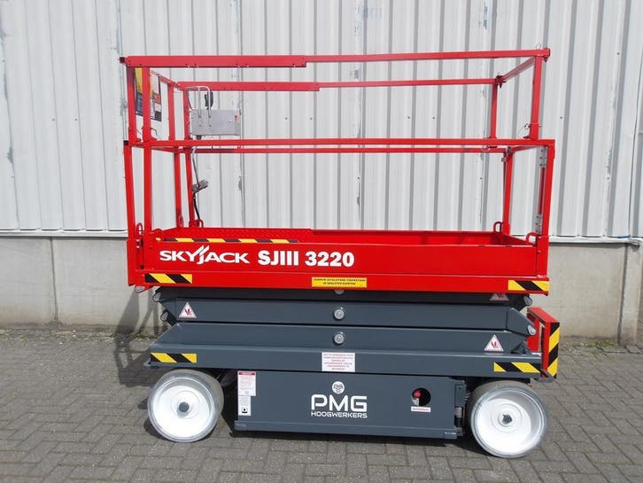 Hoogwerker schaarlift SkyJack SJ3220, 2018, 8,10m gekeurd, Articles professionnels, Machines & Construction | Ascenseurs, Échafaudages & Échelles