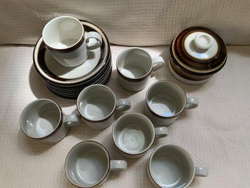 Arabia Finland - Anja Jaatinen-Winquist - Tasse et soucoupe, Antiek en Kunst