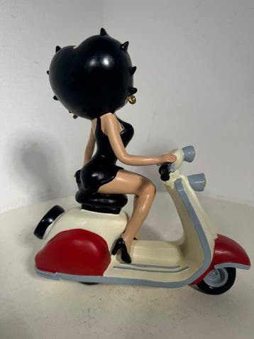 sculptuur, Betty Boop sulla vespa - 22 cm - Hars, Cd's en Dvd's, Nieuw in verpakking