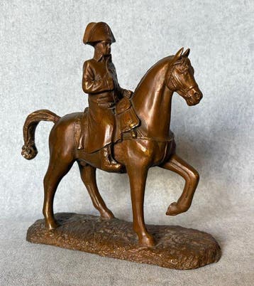 Beeld, Exclusief sculptuur van Napoleon op paard - 22.5 cm -