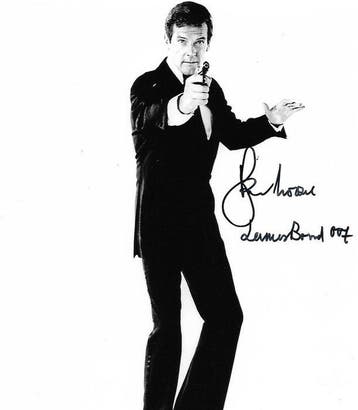 Roger Moore - Autographed Photo James Bond 007 with bbc, Verzamelen, Nieuw