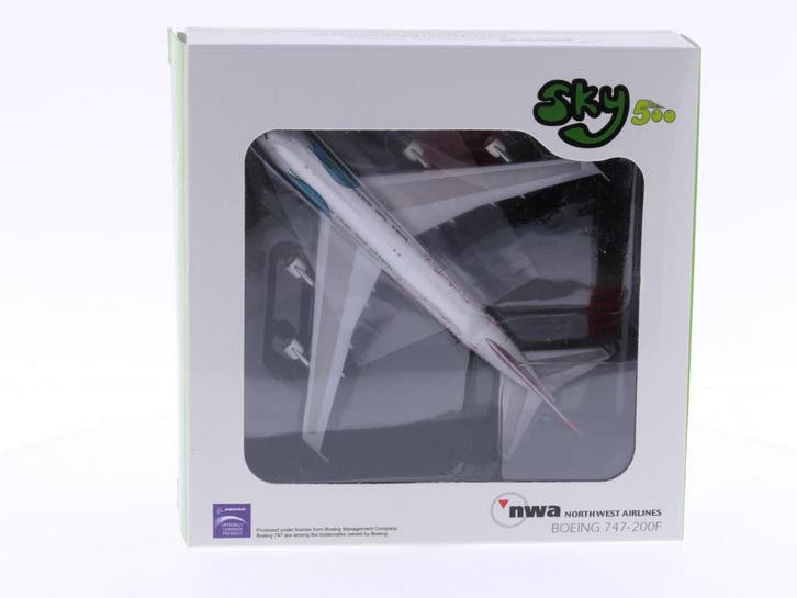 Schaal 1:500 Sky 500 0557NW Northwest Cargo Boeing 747-20..., Hobby en Vrije tijd, Modelbouw | Vliegtuigen en Helikopters, Gebruikt