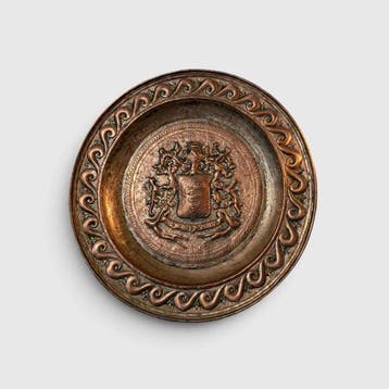 Decoratief ornament - Italië - Koperen decoratieve schotel, Antiek en Kunst
