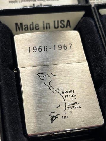 Zippo - Muro de Berlín (1961-1989), D-Day Normandía (1944) y, Nieuw