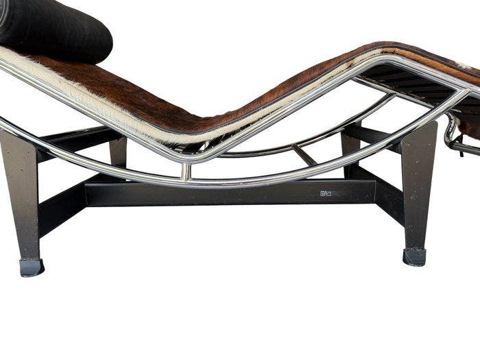 Cassina - Le Corbusier, Charlotte Perriand, Pierre Jeanneret, Antiquités & Art, Art | Objets design