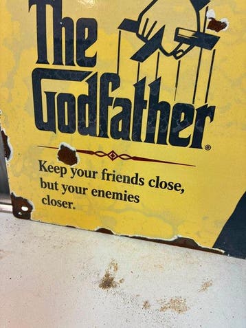 The Godfather – Keep Your Friends Close – Emaille, Verzamelen, Nieuw