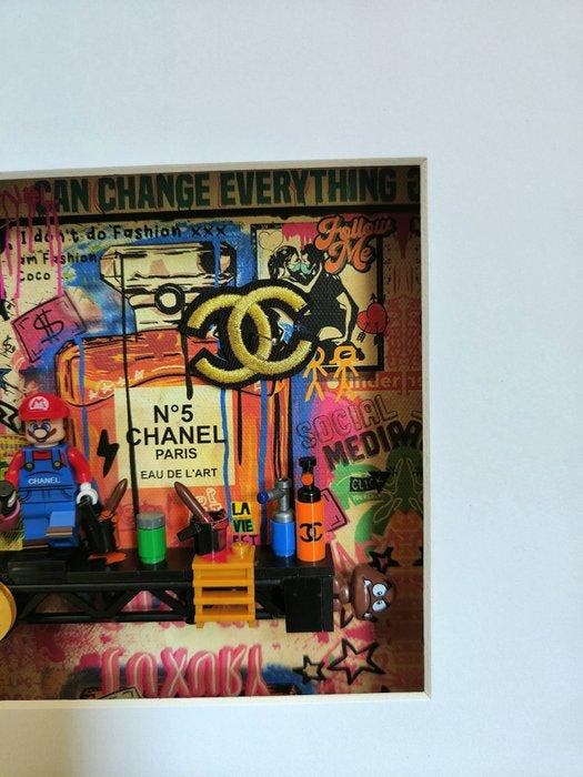 Lyssandre Saint York - Chanel N°5 - Eau de lArt by Mario, Antiquités & Art, Art | Objets design