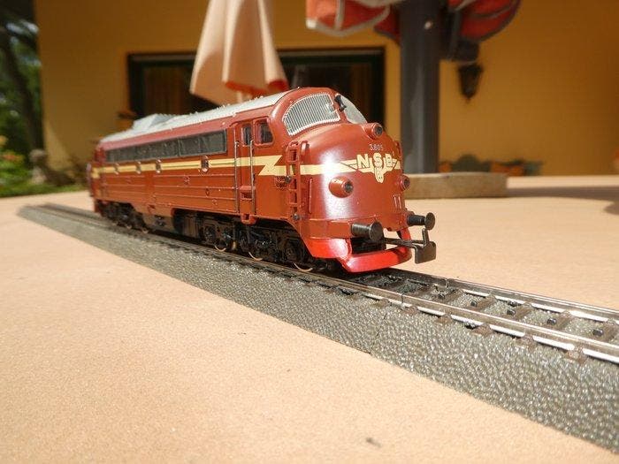 Märklin H0 - 3143 - Diesellocomotief (1) - Zware, Hobby & Loisirs créatifs, Trains miniatures | HO