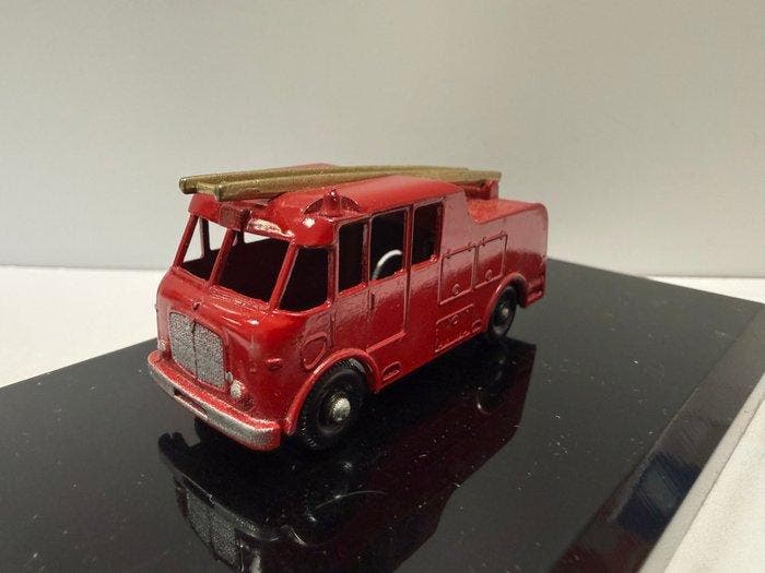 Matchbox - Modelauto - Matchbox Series 9 - Fire Truck, Boxed, Hobby en Vrije tijd, Modelauto's | 1:5 tot 1:12