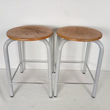 Kruk - Staal, Beuken - Twee Vintage schoolkrukken