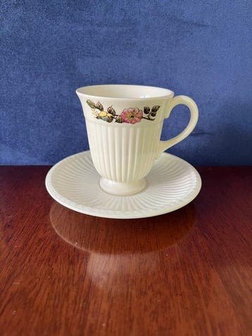 Wedgwood - Service à thé et café (12) - Briar Rose - Poterie