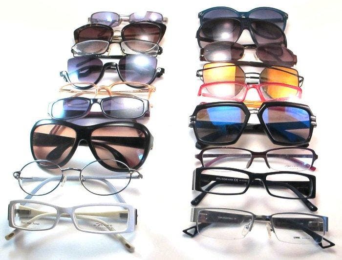 Themacollectie - 18x brillen - Yves Saint Laurent, LIU-JO,, Antiquités & Art, Antiquités | Jouets