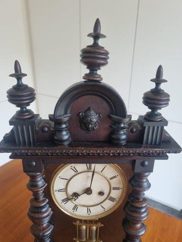 Horloge de parquet - Junghans - Bois, Laiton - 1900–1920