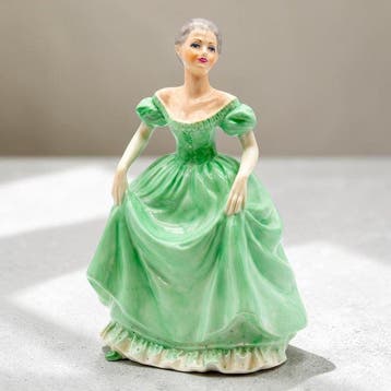 Rara scultura in fine bone china Coalport – “Henrietta”