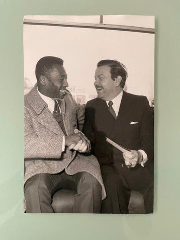 Pelé et Jacques Baumel, Paris-Orly, 30 mars 1971. - 1971 -