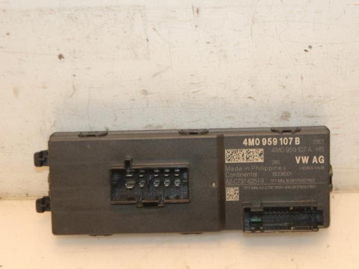 Module achterklep motor Audi A4 O165419, Auto-onderdelen, Carrosserie