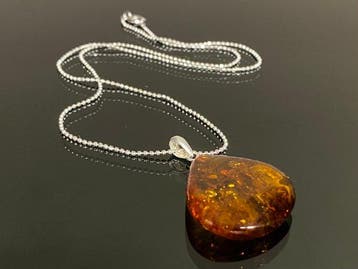 Pendentif en ambre véritable brillant avec chaîne • Goutte