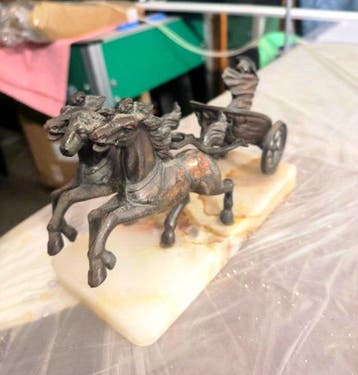 sculptuur, Corsa Romana - 10 cm - Brons, Marmer - 1980