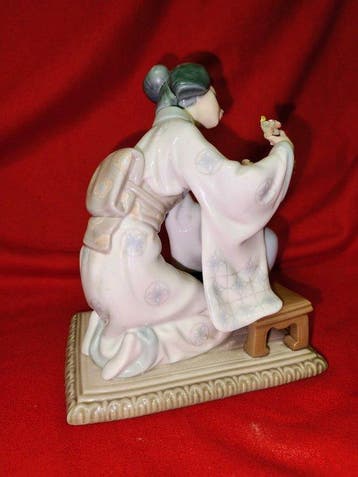 Lladró - Vicente Martínez - Figuur - Geisha Flower Arranger
