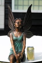 sculptuur, zittende fee voor huis of tuin geheel brons - 0