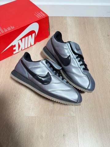 Nike - Sneakers - Maat: EU 44 - Nieuw met tags