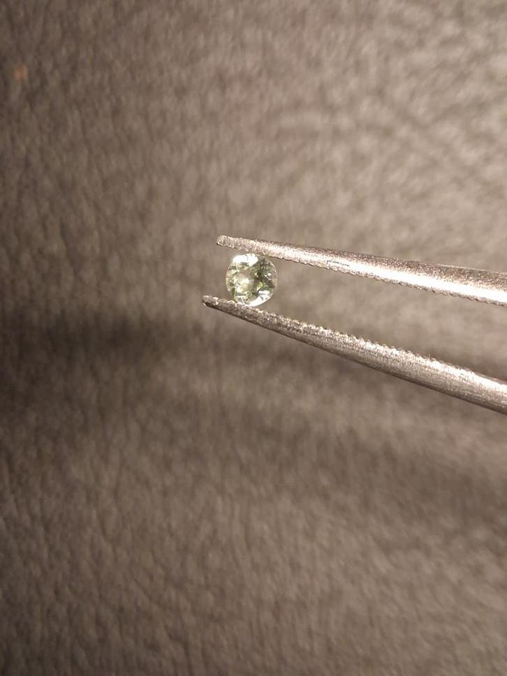 Natural Tourmaline - light green - 2.4 mm - 0.059 ct - round, Handtassen en Accessoires, Overige Accessoires, Nieuw, Verzenden