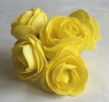 Camelia Ranonkel Yellow Neon Foambloem doos 30 stuks, Nieuw