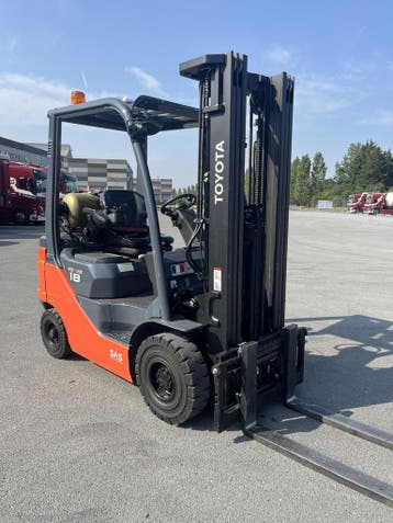 Toyota 02-8FGF18 Gaz - Triplex 4,70 m - 1 003 h, Chariot élévateur
