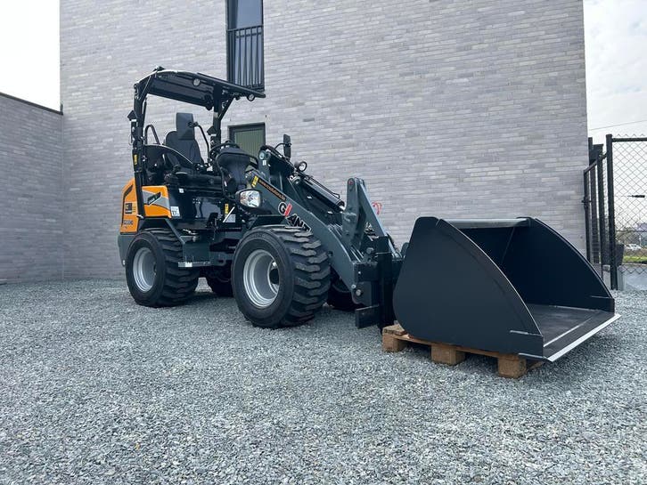 Kniklader 2,5T te huur, Articles professionnels, Machines & Construction | Grues & Excavatrices