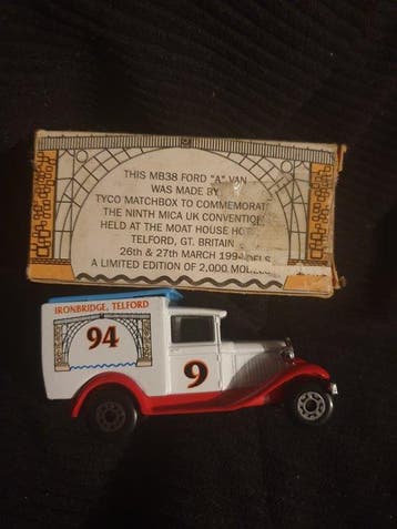 Corgi, Matchbox 1:43 - Modelauto (3) - Morris Minor ford -