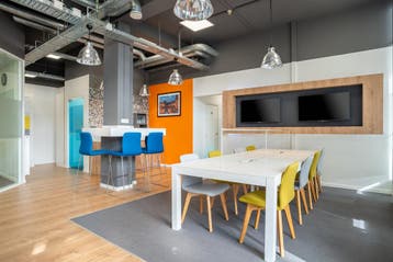 Coworkingruimte in Railway Station Express, Verzenden