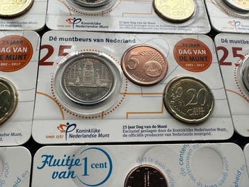 Nederland. Diverse munten/penningen in coincard (20x)